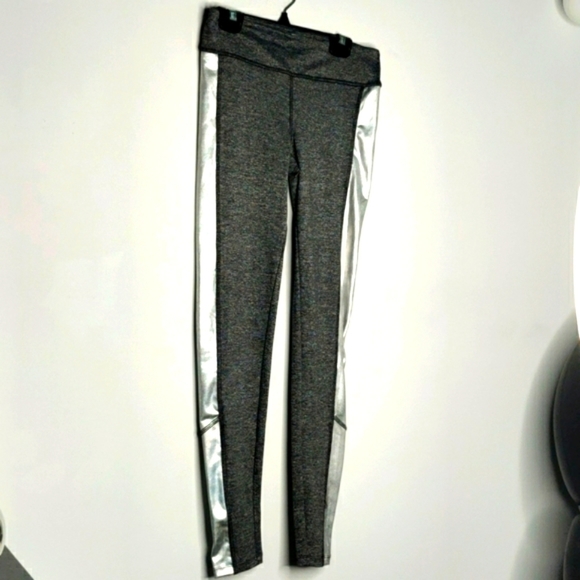 Forever 21 Silver leggings - Picture 2 of 9